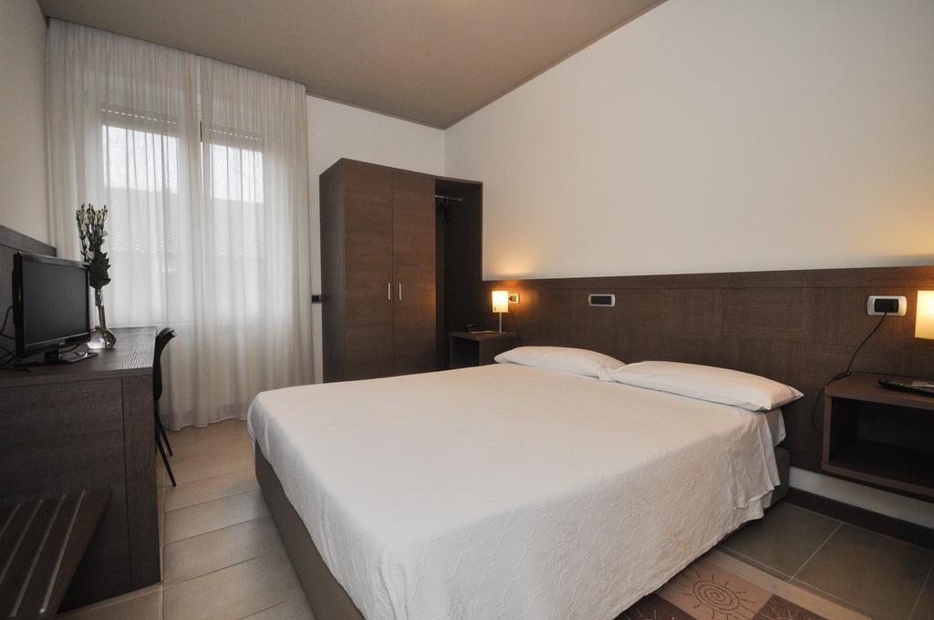Albergo Sole Mariano Comense Exterior photo