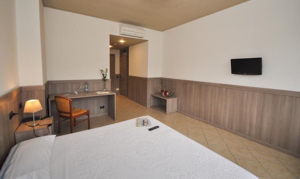 Albergo Sole Mariano Comense Exterior photo